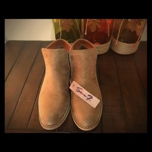 NWT Seven booties